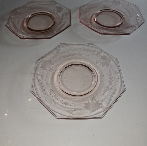 Vintage Pink Depression Glass salad plates. Etched wheat pattern. Set of 3. - Picture 2 of 2